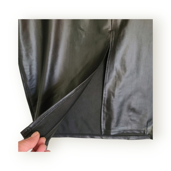 Plus Size Wet-Look Little Black Dress - Picture 4 of 9